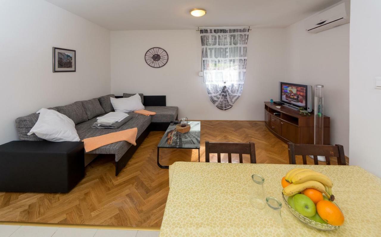Breki Apartman Podstrana Luaran gambar